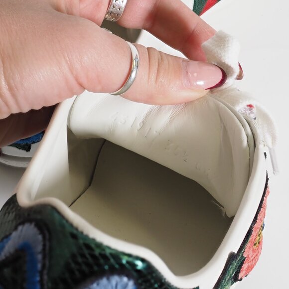 Gucci White Floral Embroidered Leather Ace Sneakers - Pre-Owned (Size 5.5) - Picture 11 of 11